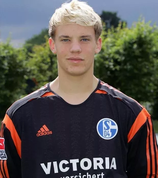 Fußballer früher und heute: Krass, wie sich Manuel Neuer verändert hat!
