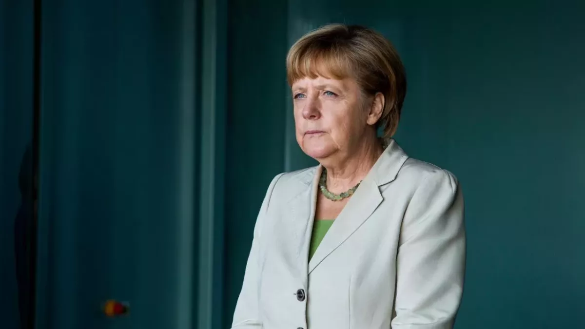 Angela Merkel muss sich im Bundestag gegen Impf-Kritiker behaupten. 