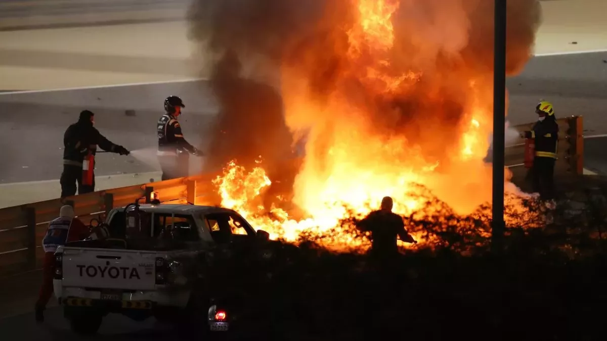 Romain Grosjean erlebt in Bahrain einen schlimmen Unfall.
