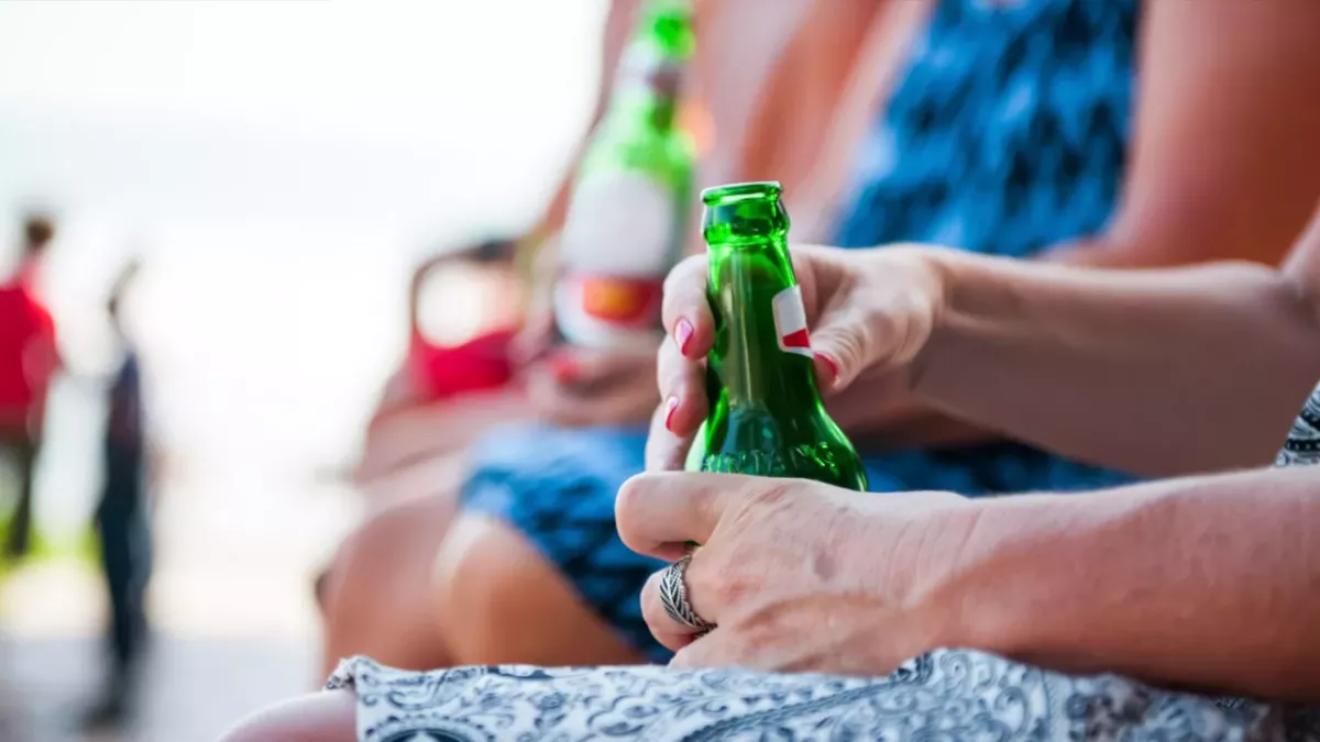 Starke Biertrinkerin mit über 90 Jahren