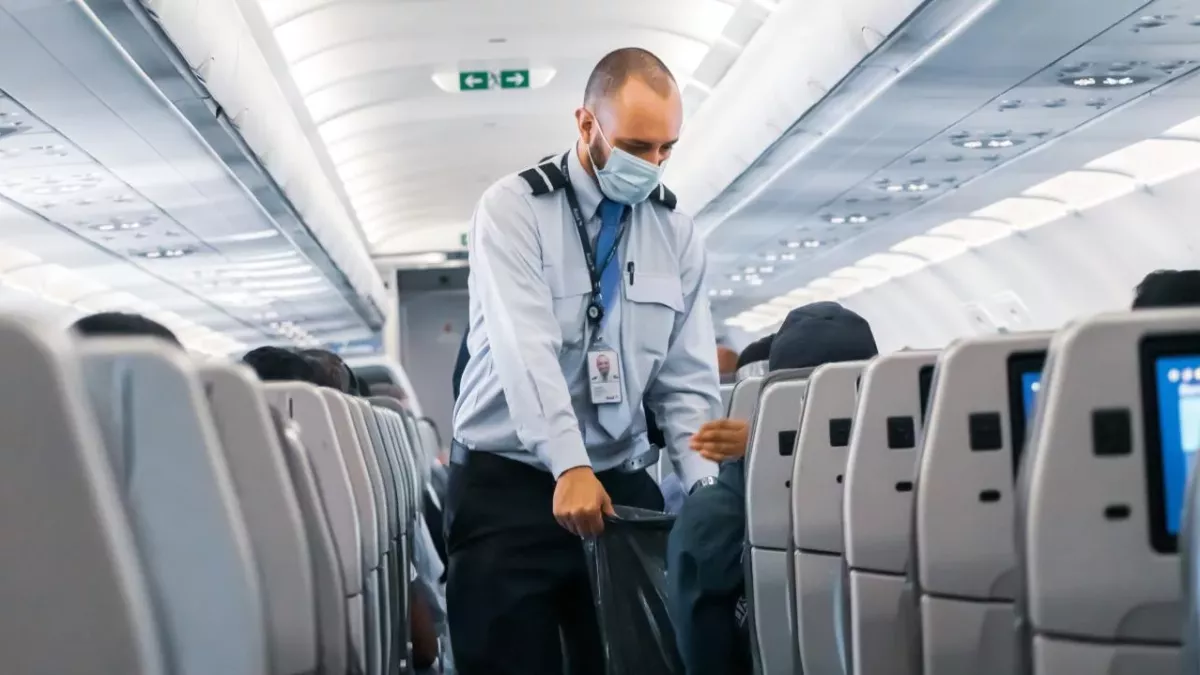 Laut Flugbegleiter: Diese 3 Dinge sollte im Flugzeug niemals tun