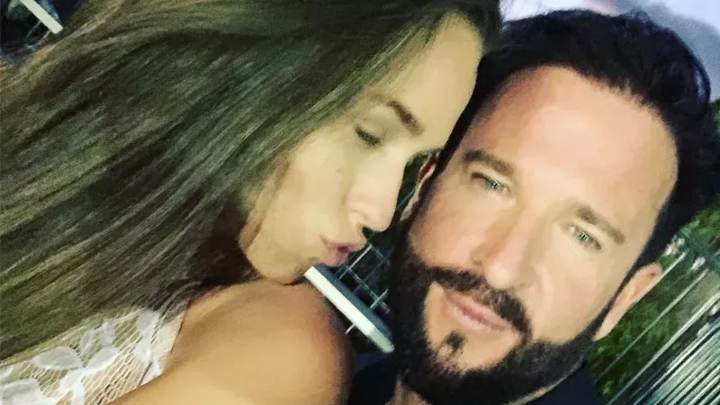 Michael Wendler filmt seine Freundin heimlich beim Nacktbaden