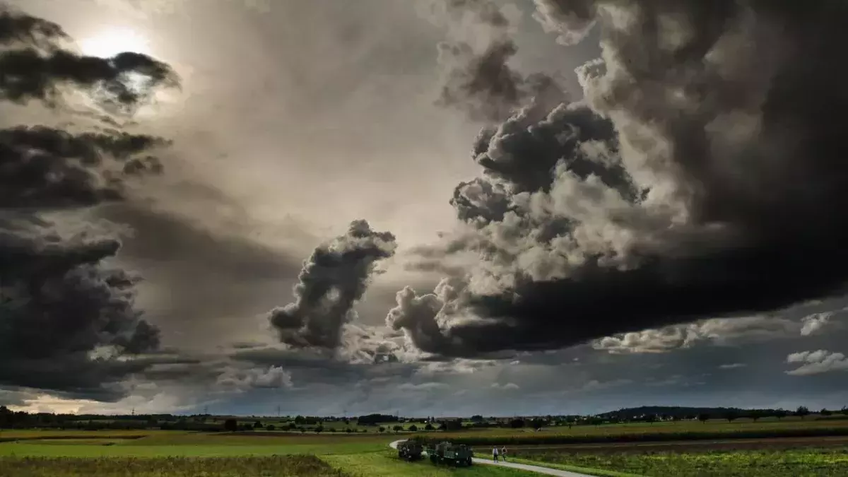 Zum Wochenstart: Deutscher Wetterdienst warnt vor Starkregen und Hitze