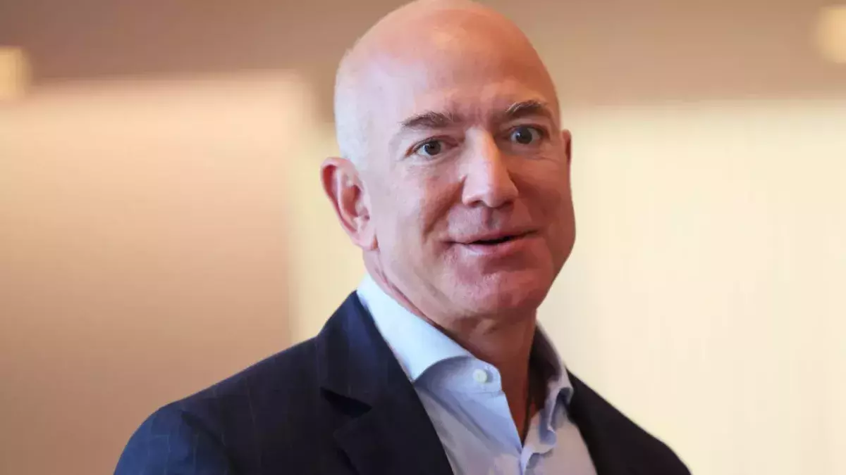 Jeff Bezos baut sich und seiner Liebsten ein Liebesnest auf dem Meer