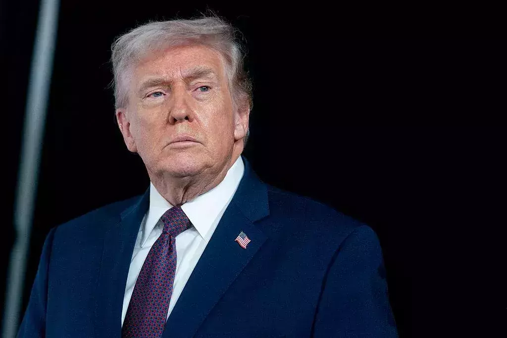 „Verrat“ – Trump riskiert seine MAGA-Basis nach Kurswechsel bei der Einwanderung?