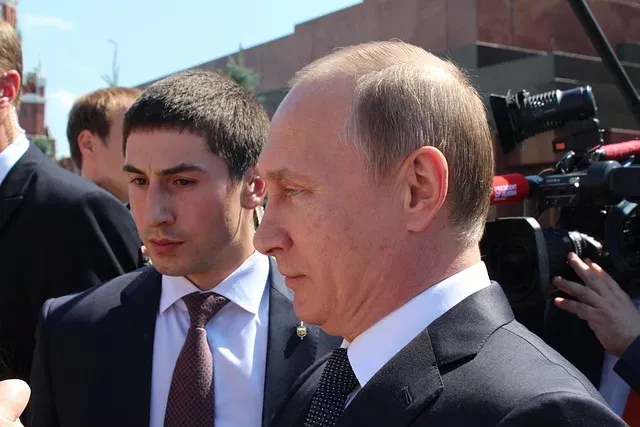 Putin tot, Double krank – Verschwörungstheorie oder verrückte Wahrheit?