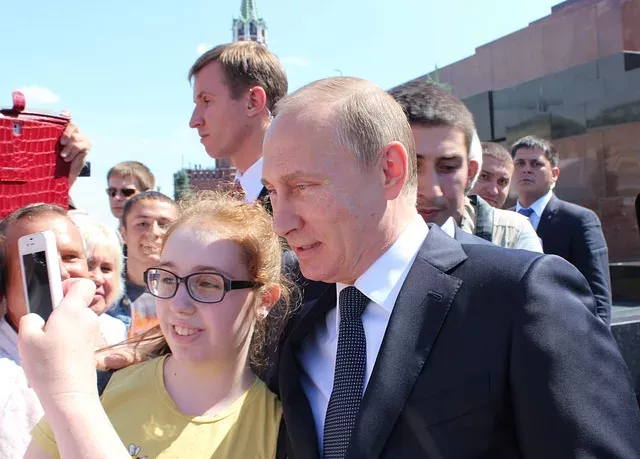 Putins Gesicht sorgt für Verwirrung – ist er es wirklich?
