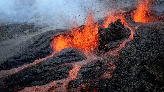 Insel La Réunion / Piton de la Fournaise (Glutofen), einer der aktivsten Vulkane der Welt
