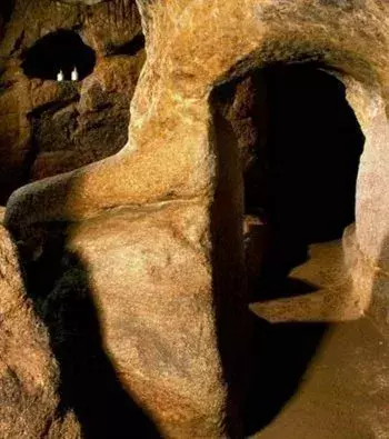 Ein Tunnel-Netzwerk von Schottland bis in die Türkei.