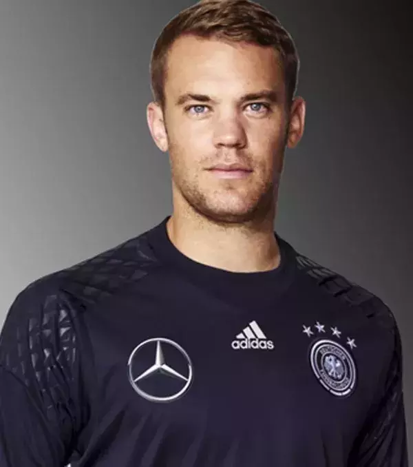 Heute weiß Manuel Neuer, was ihm steht!