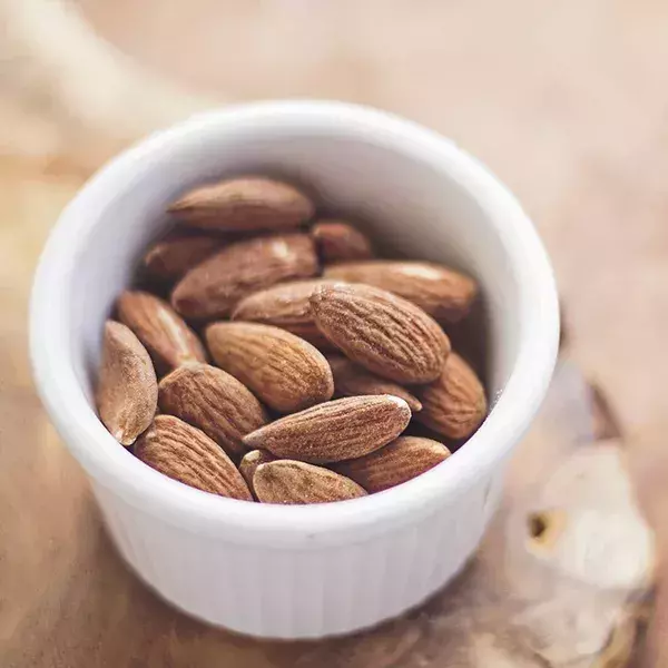 Mandeln sind ein gesunder Snack für zwischendurch. Willst du deinen Fettkonsum einschränken, solltest du aber auf sie verzichten. Foto: Pixabay