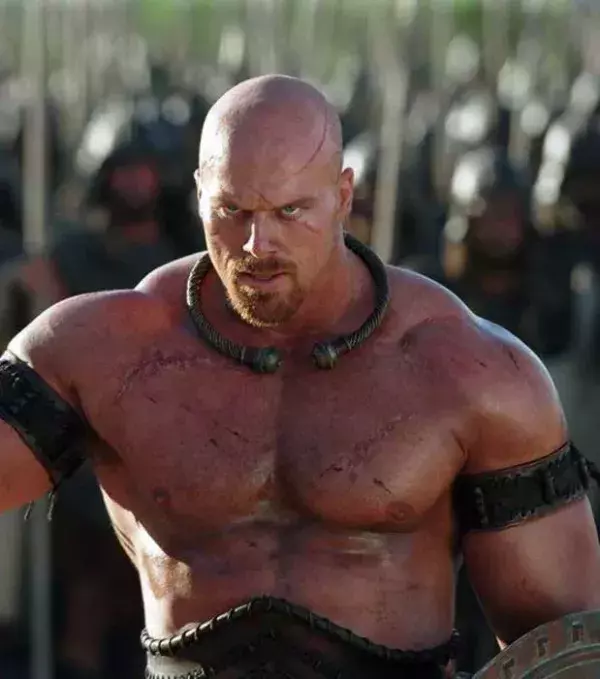 Nathan Jones ist der Boagrius in Troya, er hat aber auch schon in einem Asterix-Film  mitgespielt