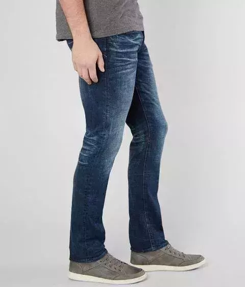 Die richtige Jeans: Die Demi-Slim-Fit-Jeans
