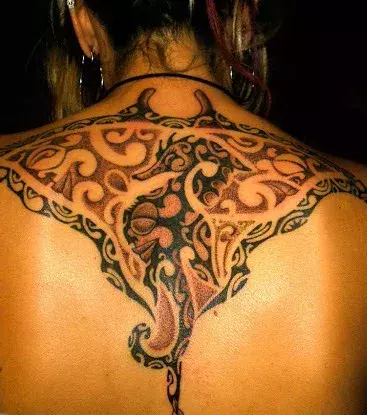 Tribal Tattoo in Rochenform