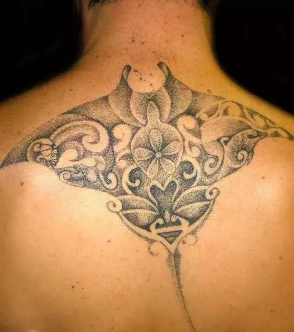 Tribal Tattoo in Rochenform