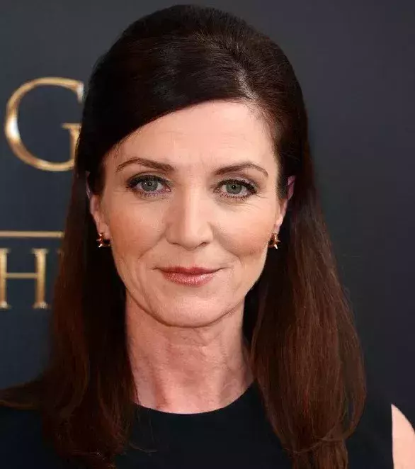 Michelle Fairley (Catelyn Stark): 1m65