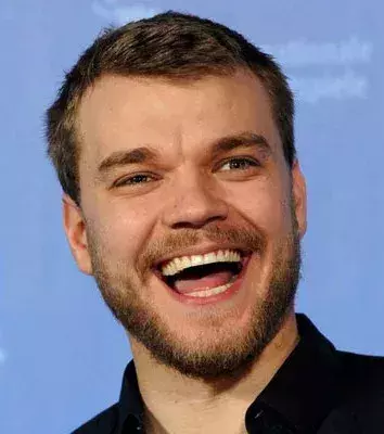 Pilou Asbaek (Euron Greyjoy): 1m80