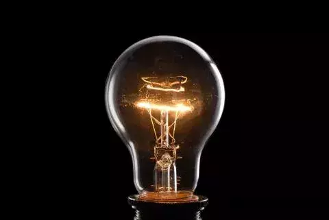Die Elektrizität: Wurde sie wirklich von Thomas Edison erfunden?